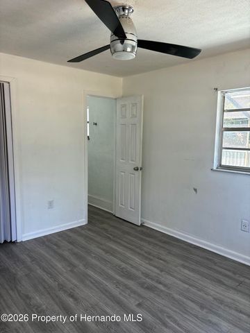 39219 5th Avenue, Zephyrhills, FL 33542