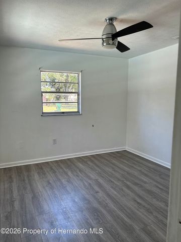 39219 5th Avenue, Zephyrhills, FL 33542