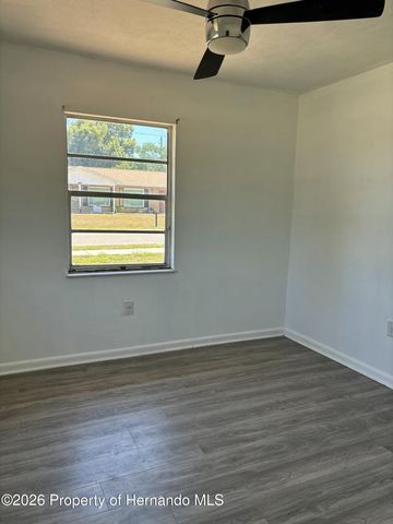 39219 5th Avenue, Zephyrhills, FL 33542