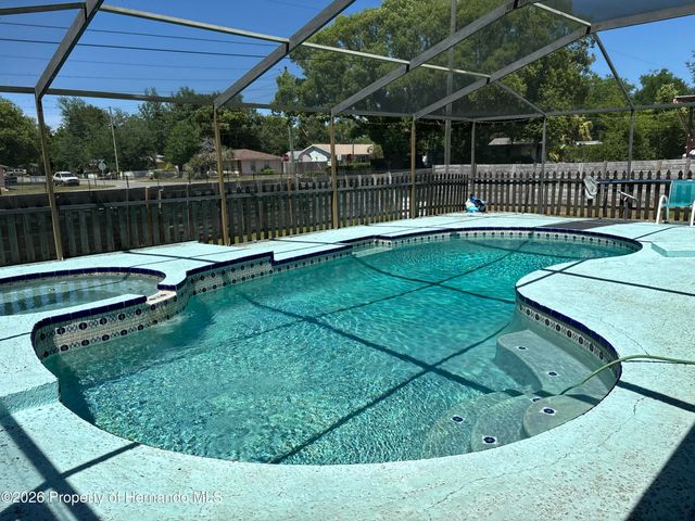 39219 5th Avenue, Zephyrhills, FL 33542