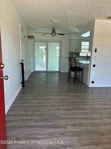 39219 5th Avenue, Zephyrhills, FL 33542