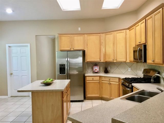 14 Heron Hollow Court, The Woodlands, TX 77382