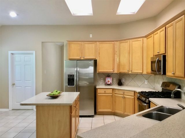 14 Heron Hollow Court, The Woodlands, TX 77382
