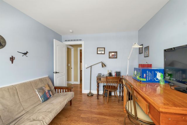 2 Goldenrod Way, North Hampton, NH 03862