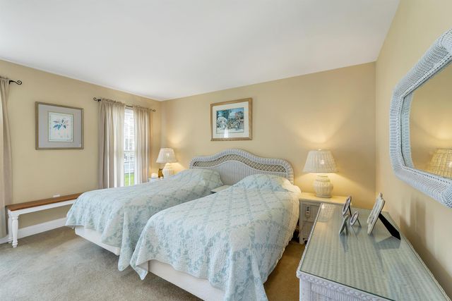 2 Goldenrod Way, North Hampton, NH 03862