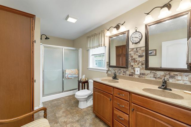 2 Goldenrod Way, North Hampton, NH 03862