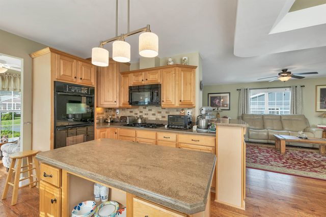 2 Goldenrod Way, North Hampton, NH 03862