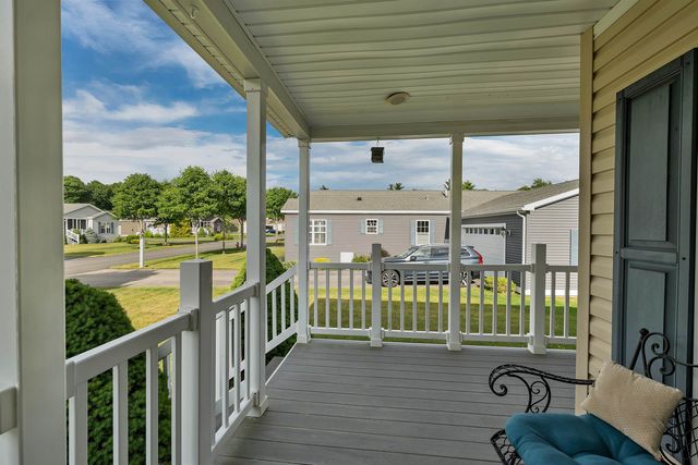 2 Goldenrod Way, North Hampton, NH 03862