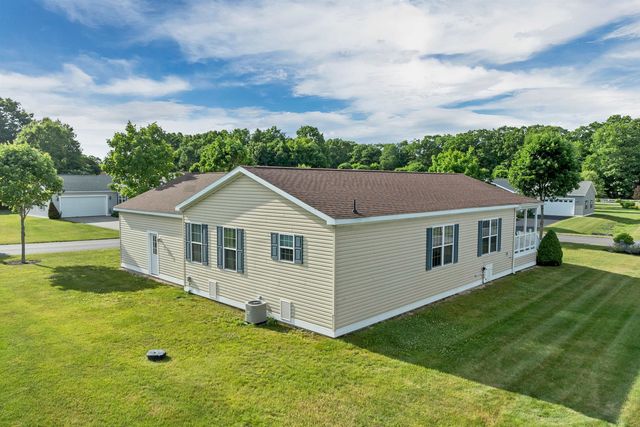 2 Goldenrod Way, North Hampton, NH 03862