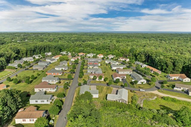 2 Goldenrod Way, North Hampton, NH 03862