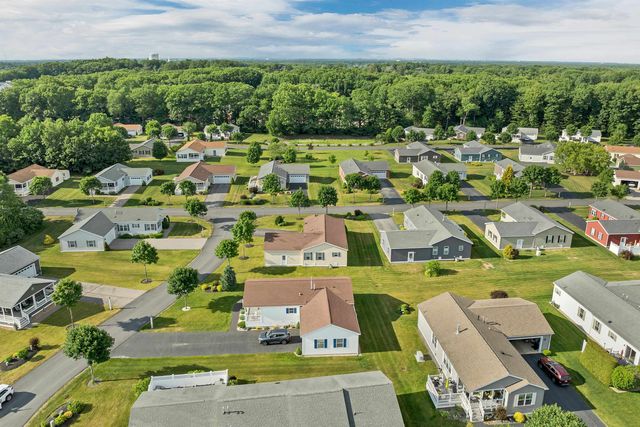 2 Goldenrod Way, North Hampton, NH 03862