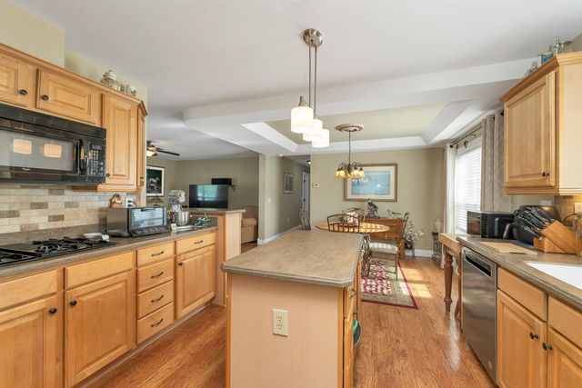 2 Goldenrod Way, North Hampton, NH 03862
