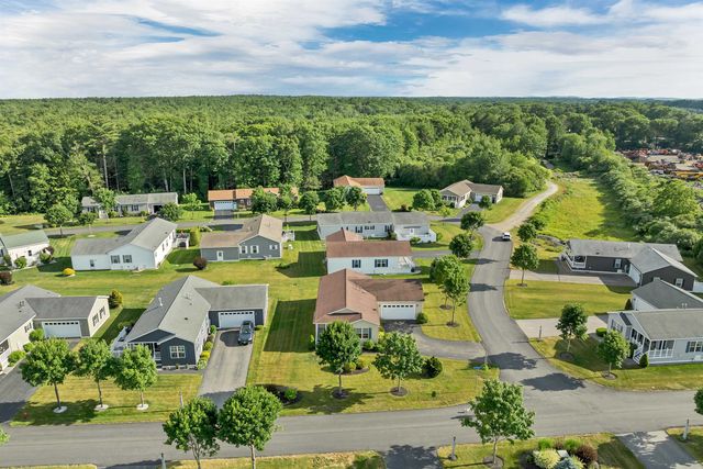 2 Goldenrod Way, North Hampton, NH 03862