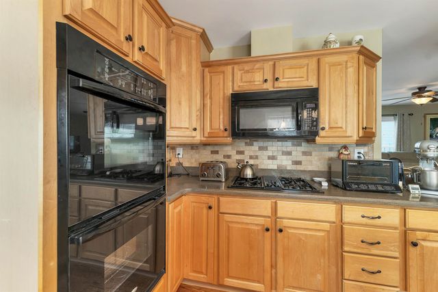 2 Goldenrod Way, North Hampton, NH 03862