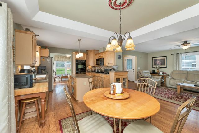 2 Goldenrod Way, North Hampton, NH 03862