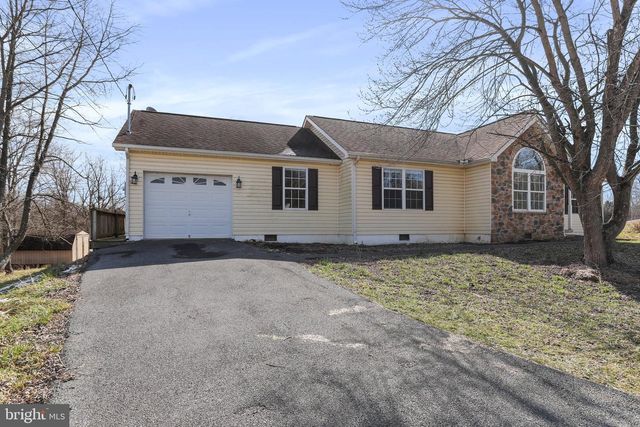 19 TIE RUN RD, Martinsburg, WV 25405