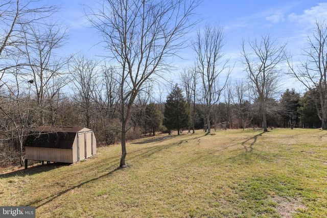19 TIE RUN RD, Martinsburg, WV 25405