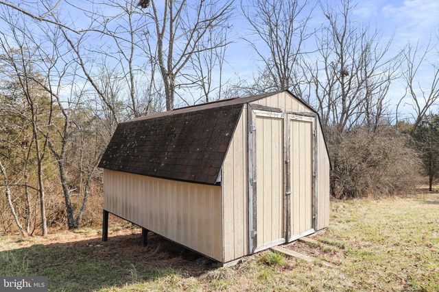 19 TIE RUN RD, Martinsburg, WV 25405