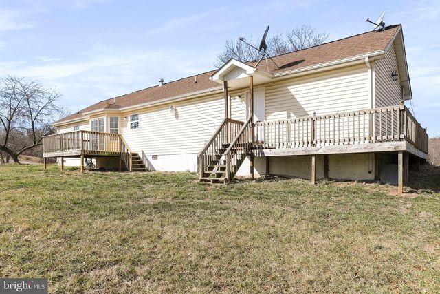 19 TIE RUN RD, Martinsburg, WV 25405