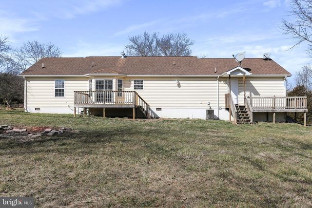 19 TIE RUN RD, Martinsburg, WV 25405