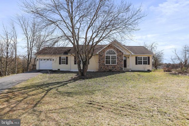 19 TIE RUN RD, Martinsburg, WV 25405