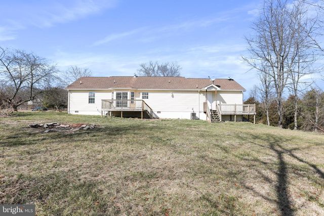 19 TIE RUN RD, Martinsburg, WV 25405