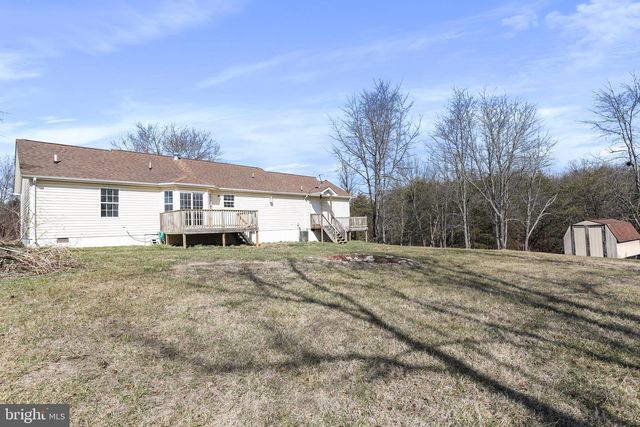 19 TIE RUN RD, Martinsburg, WV 25405