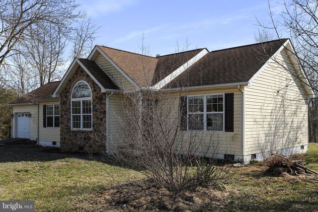 19 TIE RUN RD, Martinsburg, WV 25405
