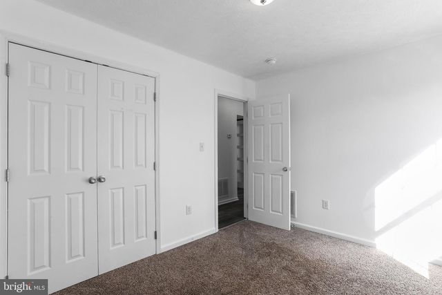 19 TIE RUN RD, Martinsburg, WV 25405