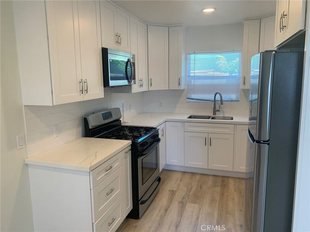 1359 E 94th Street E, Los Angeles, CA 90002