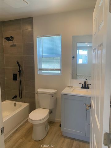 1359 E 94th Street E, Los Angeles, CA 90002