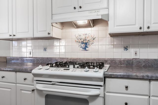 12118 Brisbane Avenue, Farmers Branch, TX 75234