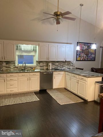 1213 PROGRESS RD, Chambersburg, PA 17201