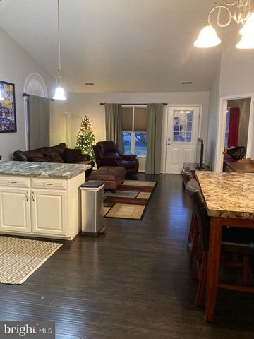 1213 PROGRESS RD, Chambersburg, PA 17201