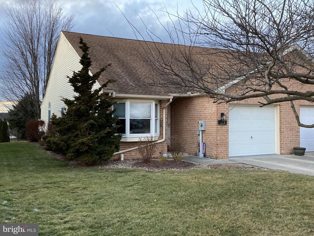 1213 PROGRESS RD, Chambersburg, PA 17201