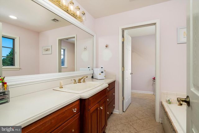 3 STOUT RD, Princeton, NJ 08540