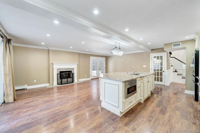 20 Sagamore Way S, Jericho, NY 11753