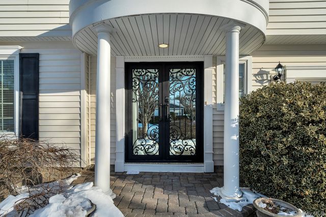 20 Sagamore Way S, Jericho, NY 11753