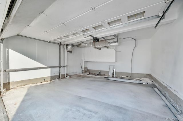 20 Sagamore Way S, Jericho, NY 11753