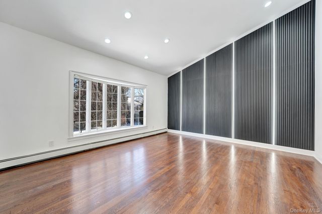 20 Sagamore Way S, Jericho, NY 11753