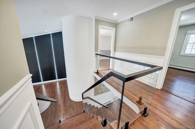 20 Sagamore Way S, Jericho, NY 11753