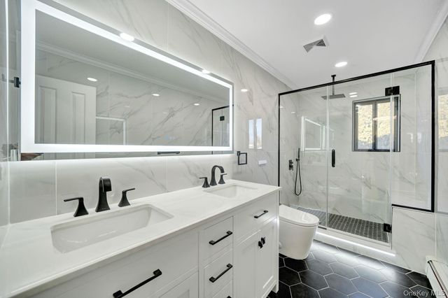 20 Sagamore Way S, Jericho, NY 11753