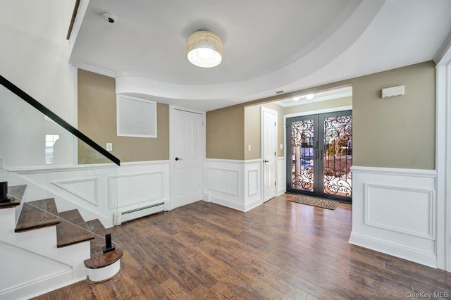 20 Sagamore Way S, Jericho, NY 11753