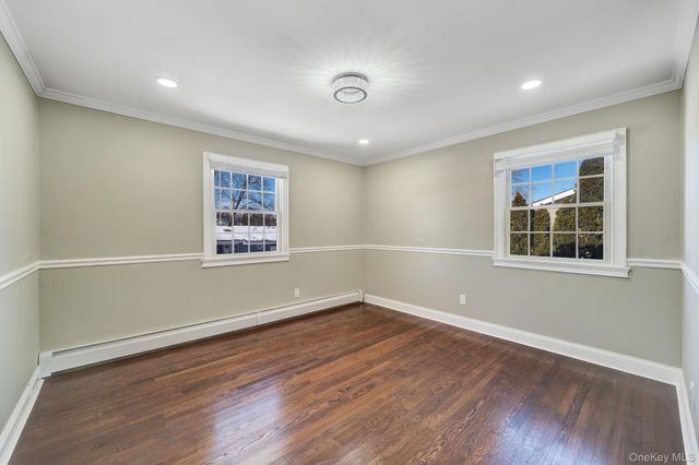 20 Sagamore Way S, Jericho, NY 11753