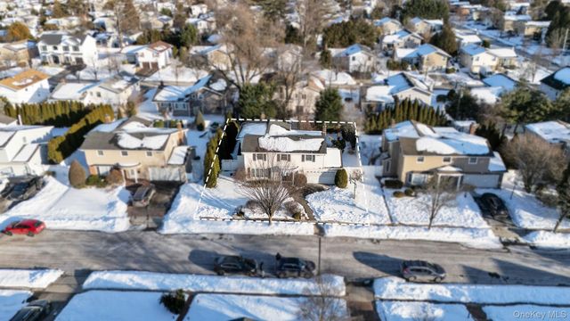 20 Sagamore Way S, Jericho, NY 11753