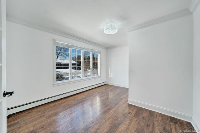 20 Sagamore Way S, Jericho, NY 11753