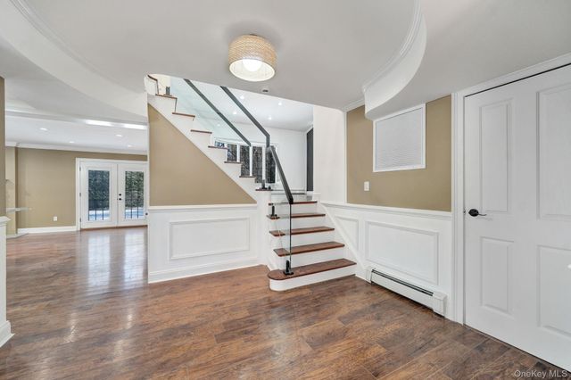 20 Sagamore Way S, Jericho, NY 11753