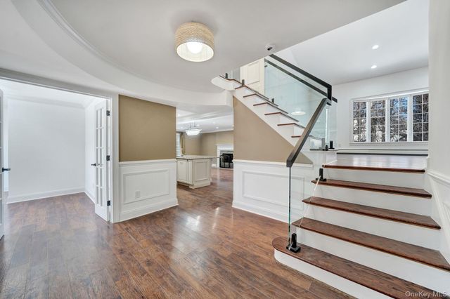 20 Sagamore Way S, Jericho, NY 11753