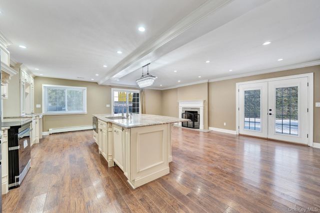 20 Sagamore Way S, Jericho, NY 11753