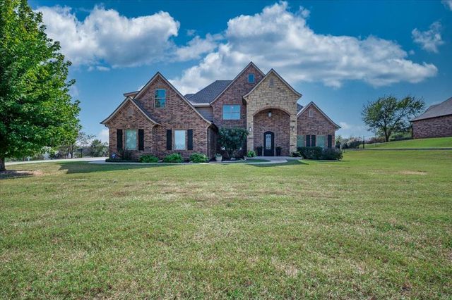 1582 High Ridge Drive, Blanchard, OK 73010
